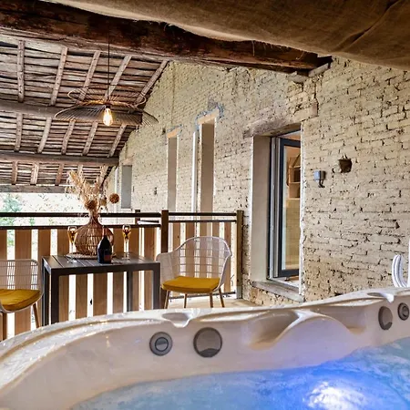 Апартаменты Le Cocon & Prive - L'oliveraie D'eurocentre Кастельно-д’Эстретефон